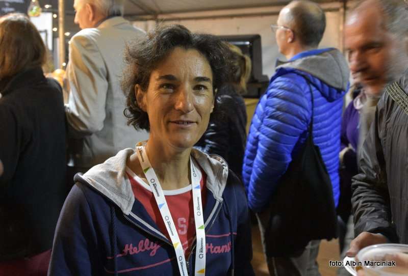 21 Elizabeth Revol 1