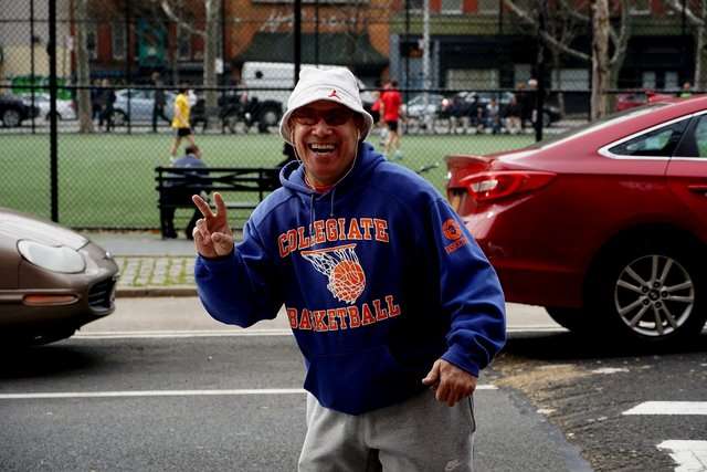 Zdj 16. Nowojorczyk na Manhattanie