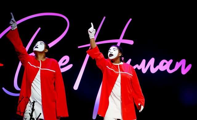 Zdj 8. Worship w FCHC na Harlemie