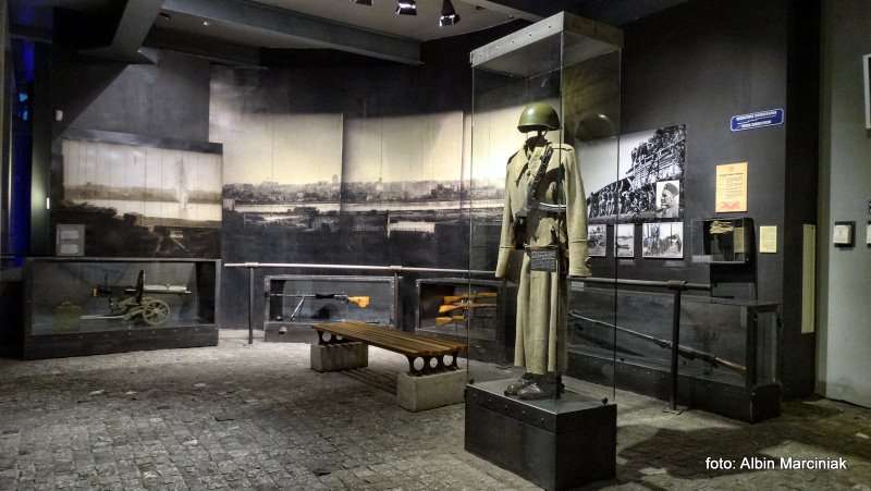 Muzeum Powstania Warszawskiego 23