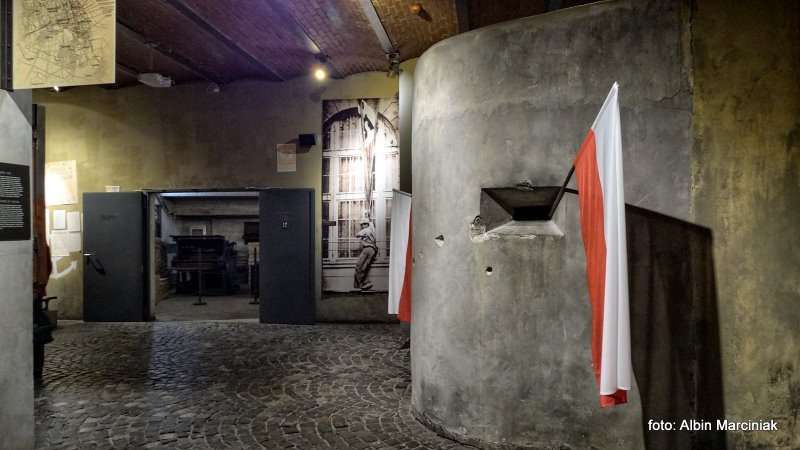 Muzeum Powstania Warszawskiego 27