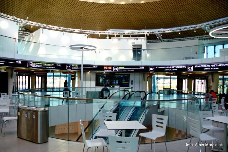 Dworzec Autobusowy w Kielcach UFO 8