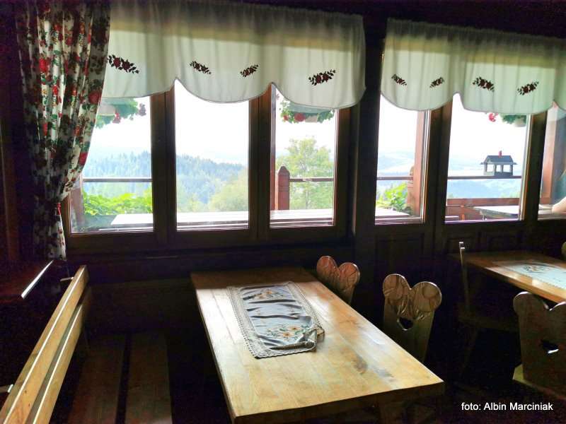 Bacówka na Maciejowej schronisko PTTK 8