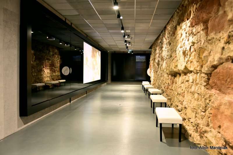 Podziemna trasa turystyczna w Olkuszu piwnice dawnego ratusza Polska 9