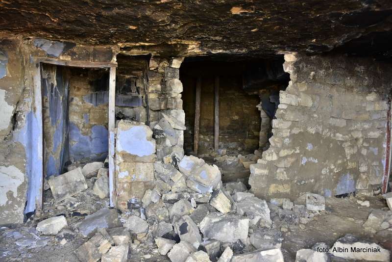 domy wykute w skale 59