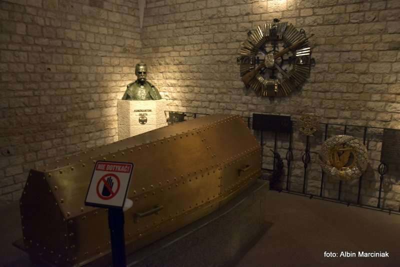 krypty na Wawelu Krypta Józefa Piłsudskiego