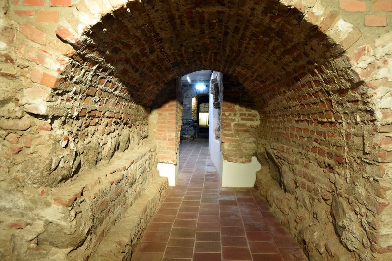 Podziemna trasa turystyczna w bazylice katedralnej w Łowiczu